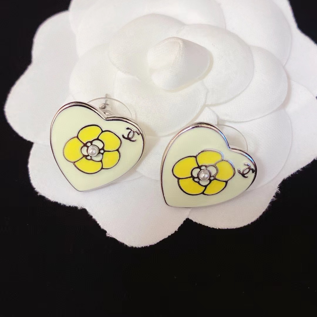 CHANE1 カメリアハートスタッドピアス【50％割引+送料無料】