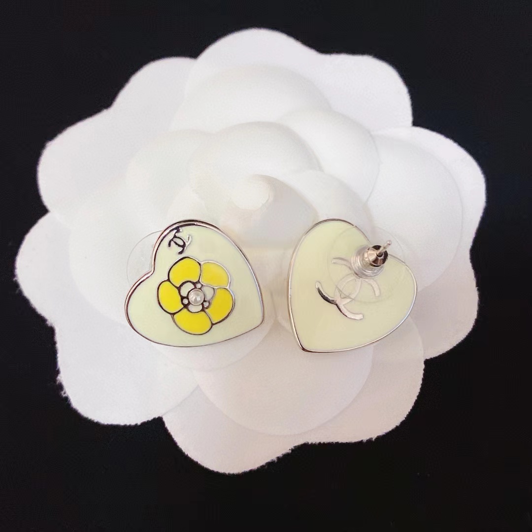 CHANE1 カメリアハートスタッドピアス【50％割引+送料無料】