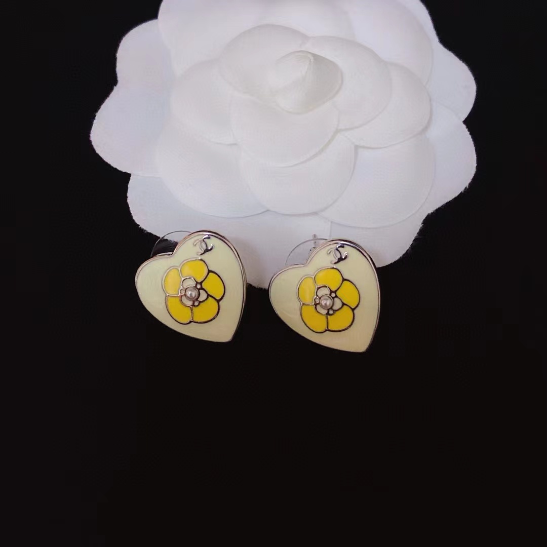 CHANE1 カメリアハートスタッドピアス【50％割引+送料無料】