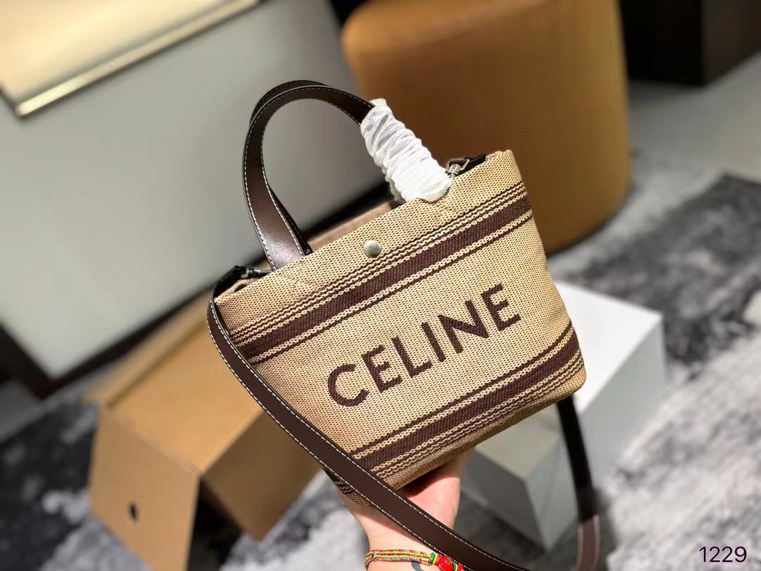CEL1NE ストロートートバッグ【50％割引+送料無料】