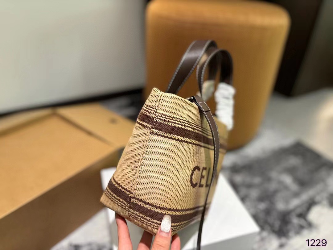 CEL1NE ストロートートバッグ【50％割引+送料無料】