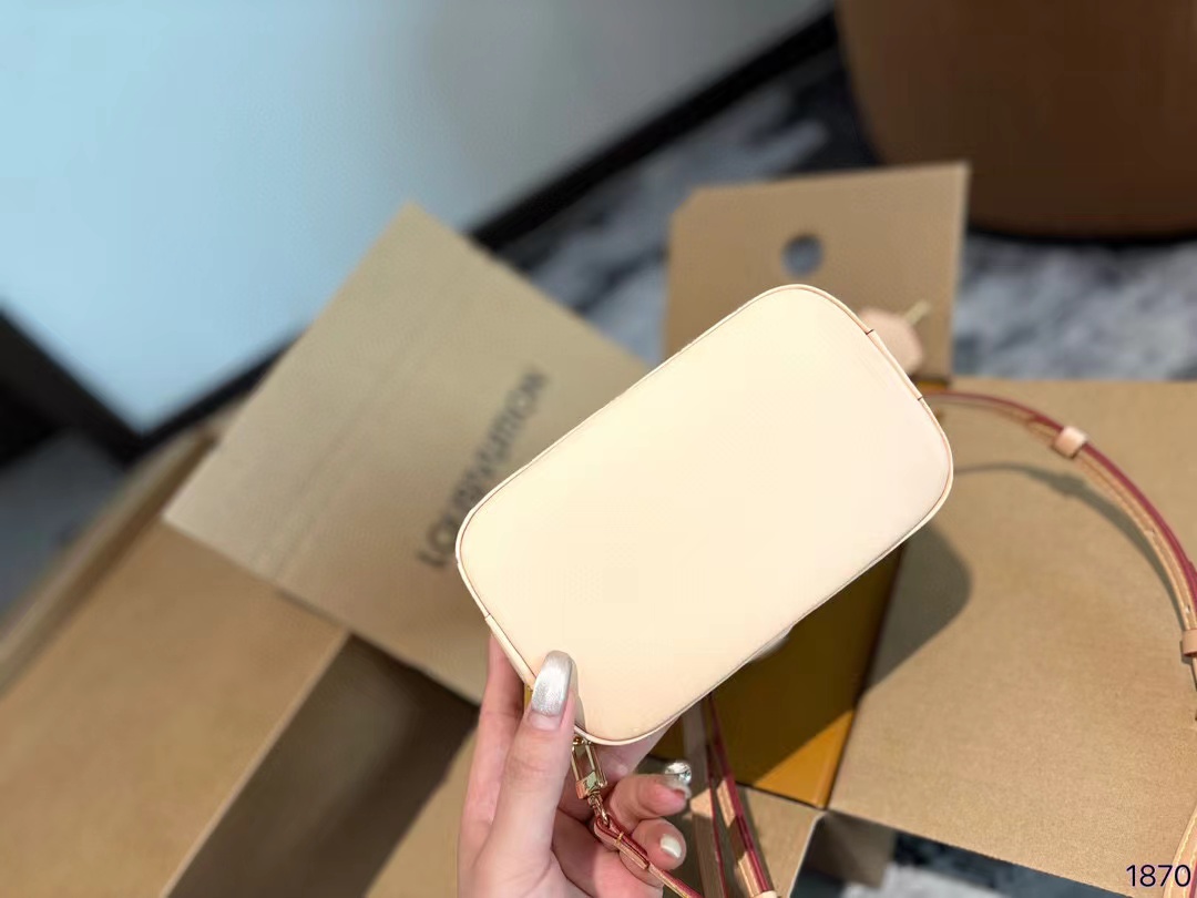 LV Alma 老眼用バックパックシェルバッグ【50％割引+送料無料】