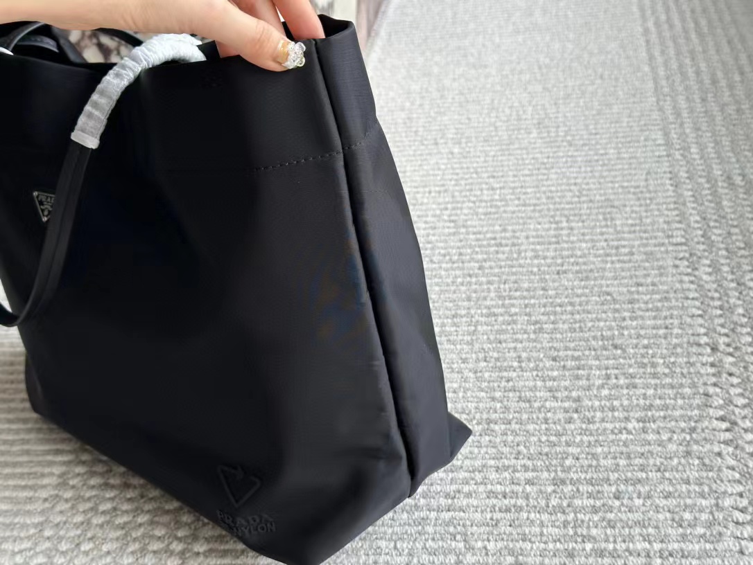 PR4DA トライアングルロゴ ショッピングバッグ【50％割引+送料無料】