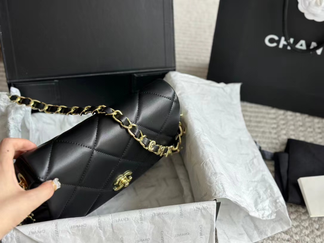 CHANE1レターチェーンバッグ【 50％割引+送料無料】