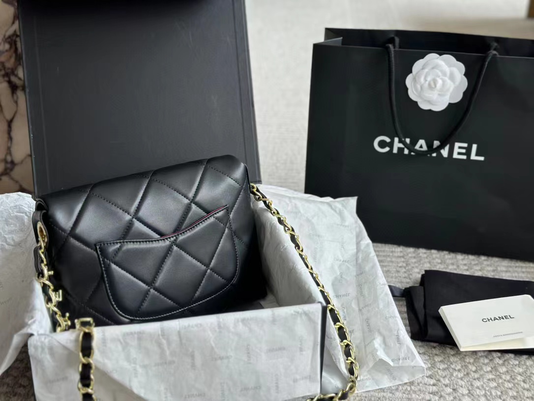 CHANE1レターチェーンバッグ【 50％割引+送料無料】