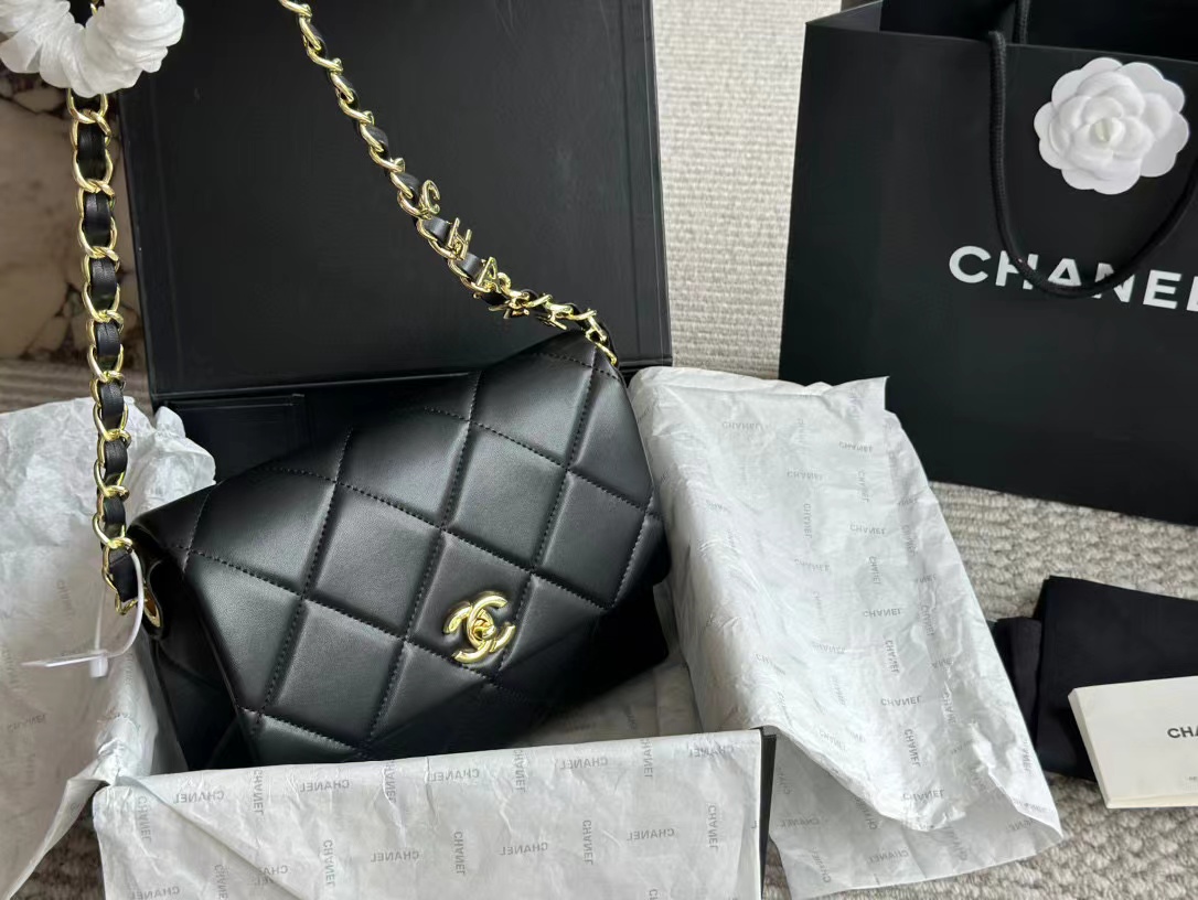 CHANE1レターチェーンバッグ【 50％割引+送料無料】