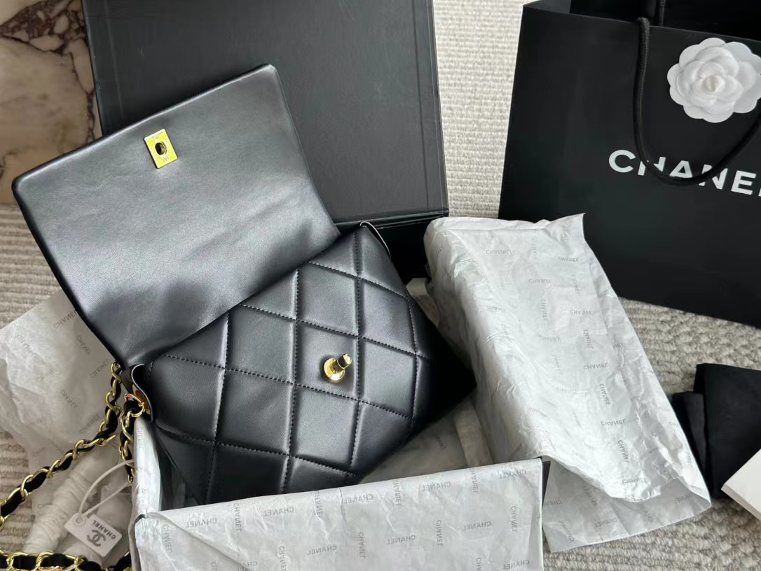 CHANE1レターチェーンバッグ【 50％割引+送料無料】