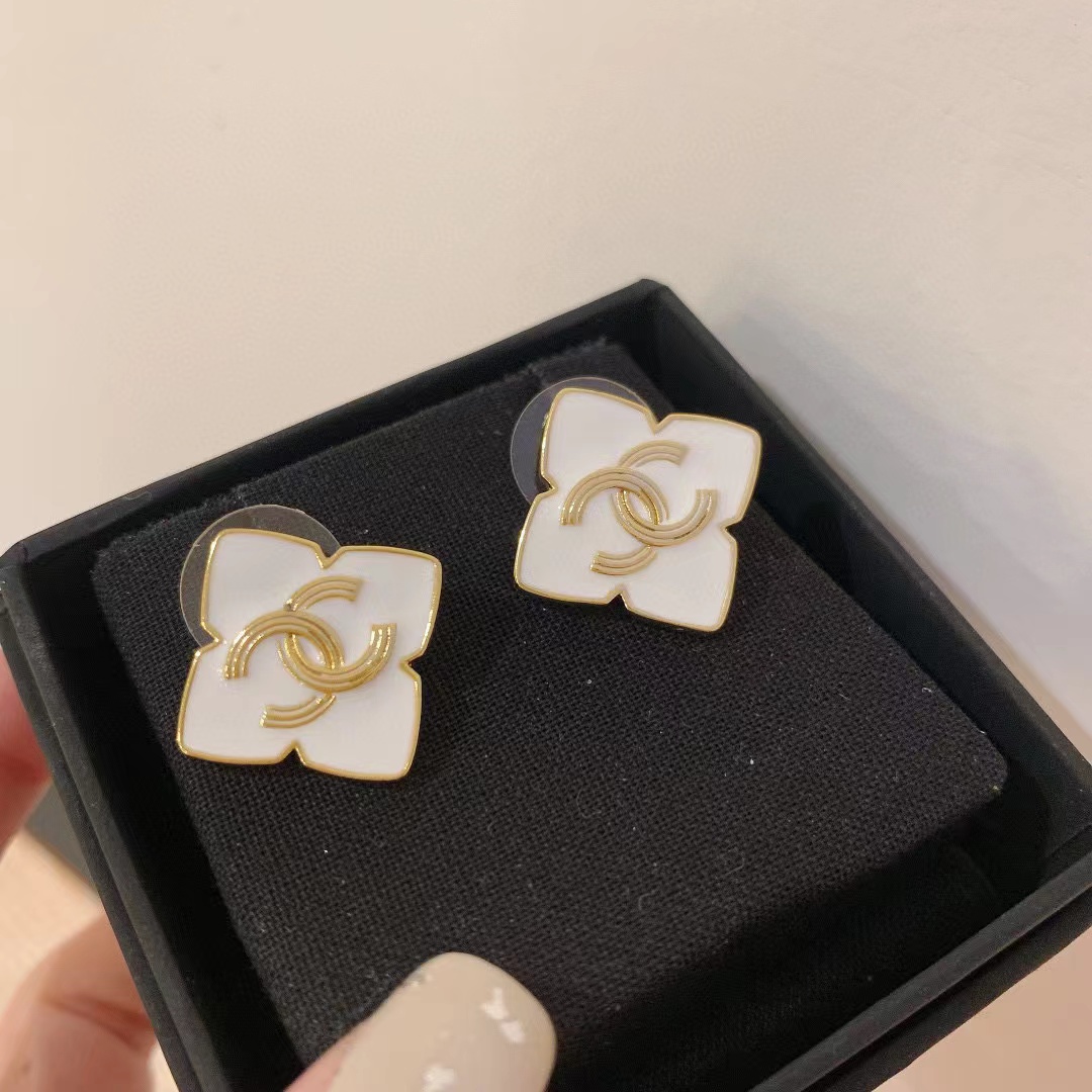 CHANE1 ダブルC スクエア スタッド ピアス【50％割引+送料無料】