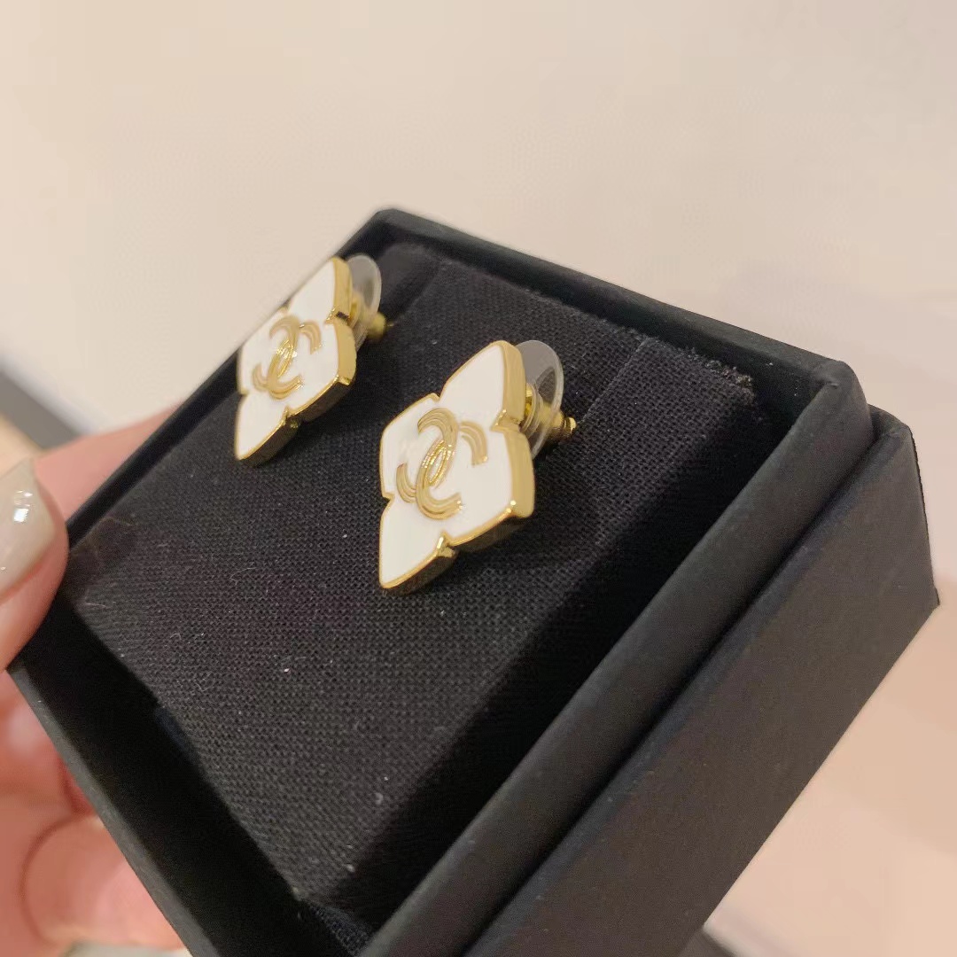 CHANE1 ダブルC スクエア スタッド ピアス【50％割引+送料無料】