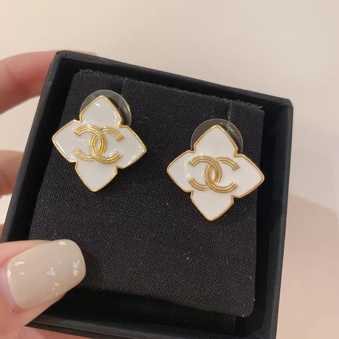 CHANE1 ダブルC スクエア スタッド ピアス【50％割引+送料無料】
