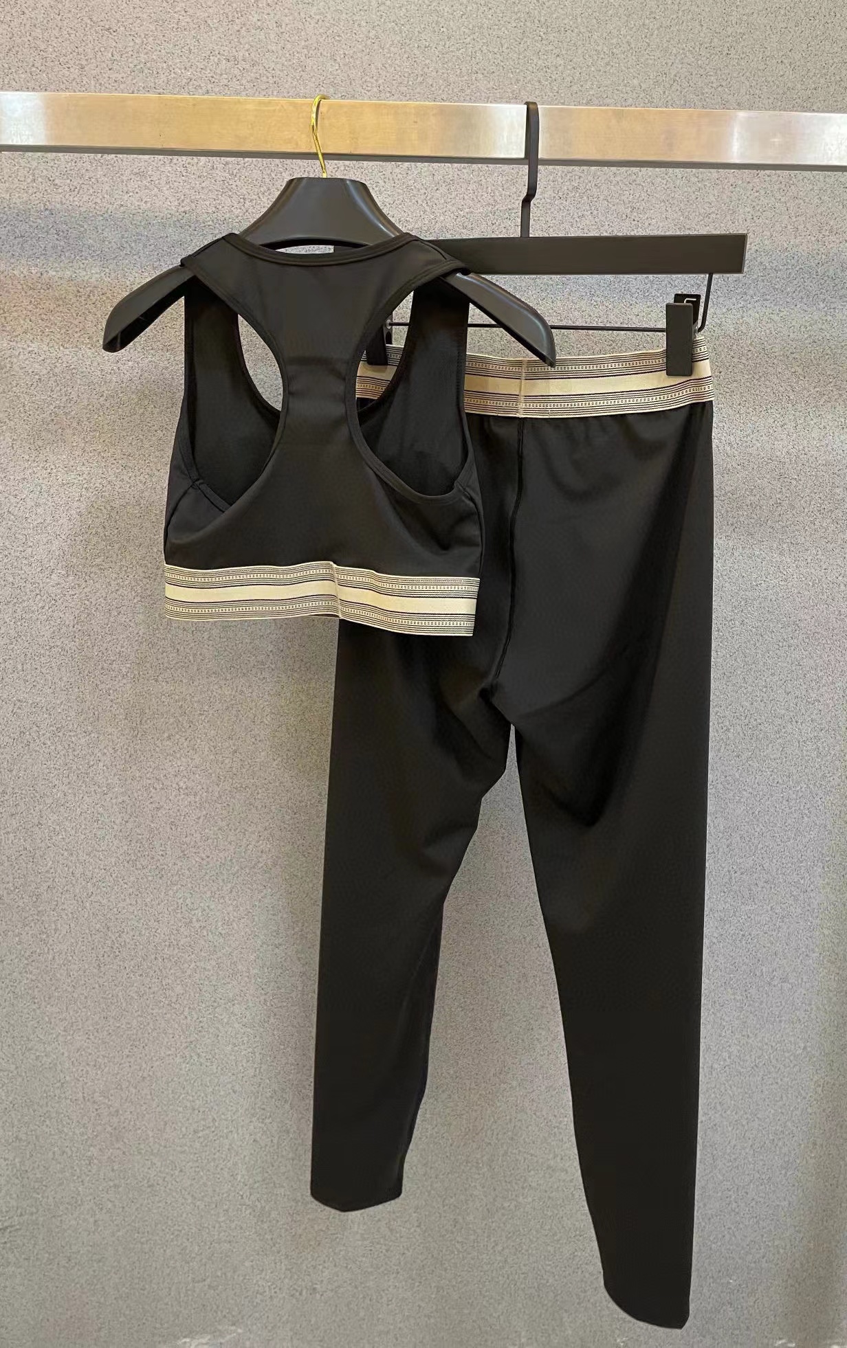 L0WEW タンクトップ+パンツ フィットネス ヨガ セット【50％割引+送料無料】