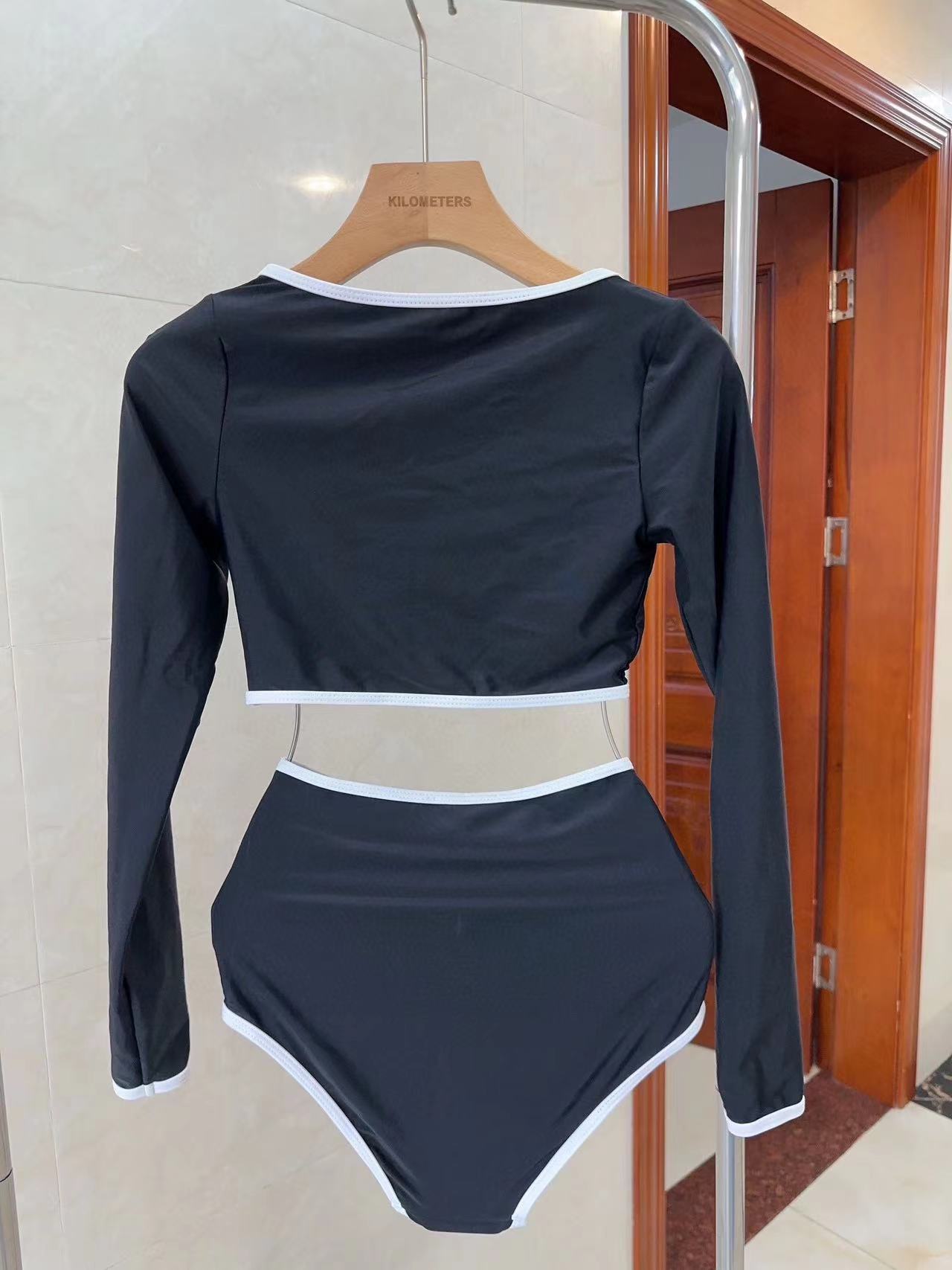 CHANE1 長袖ワンピース水着【50%割引+送料無料】