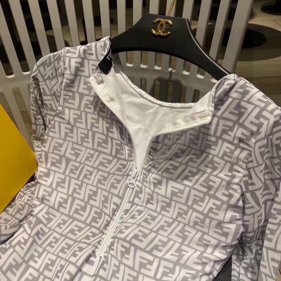 FEND1FF 長袖ワンピース水着【50％割引+送料無料】