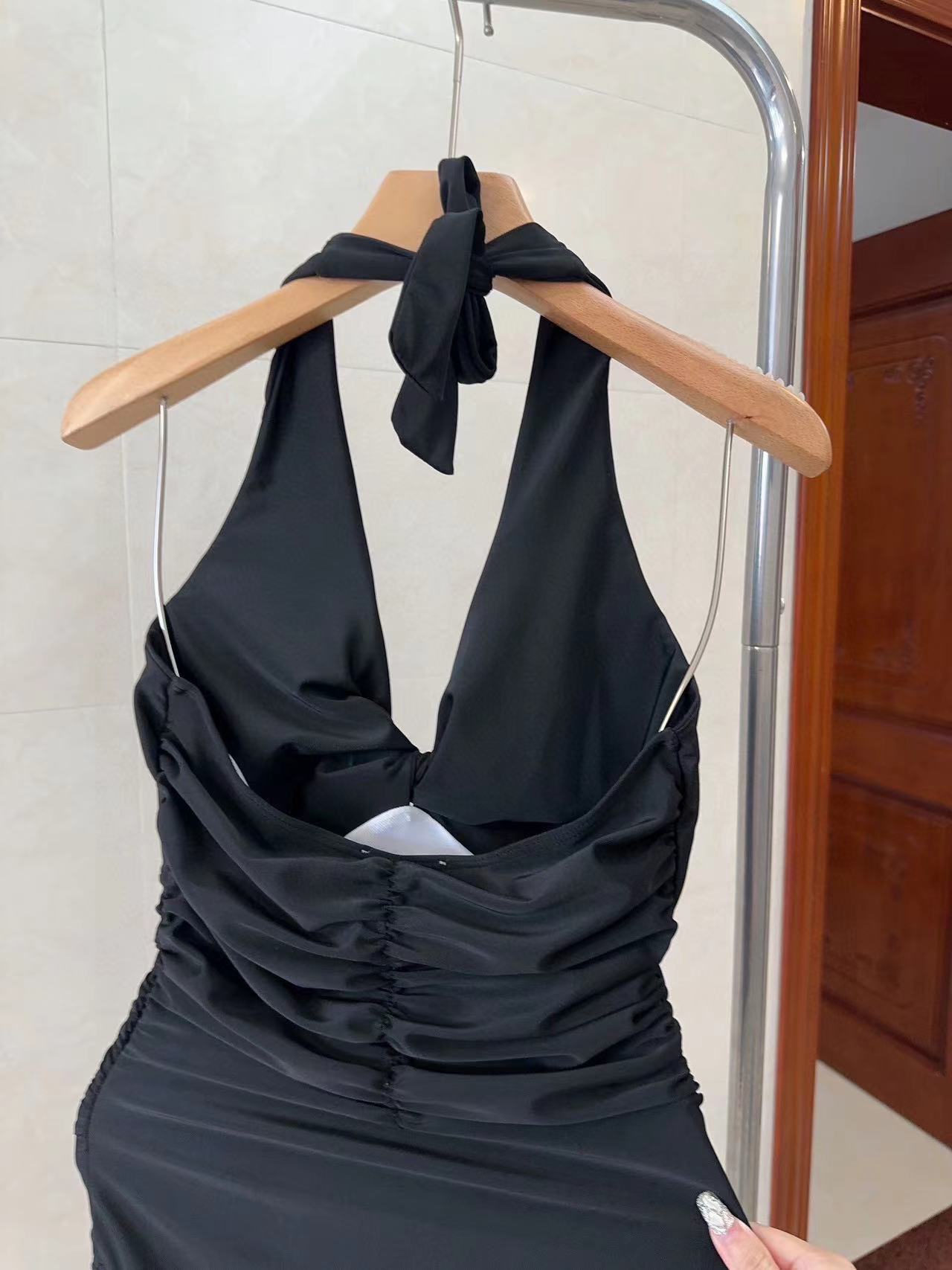 CHANE1 ホルターネックワンピース水着【50％割引+送料無料】