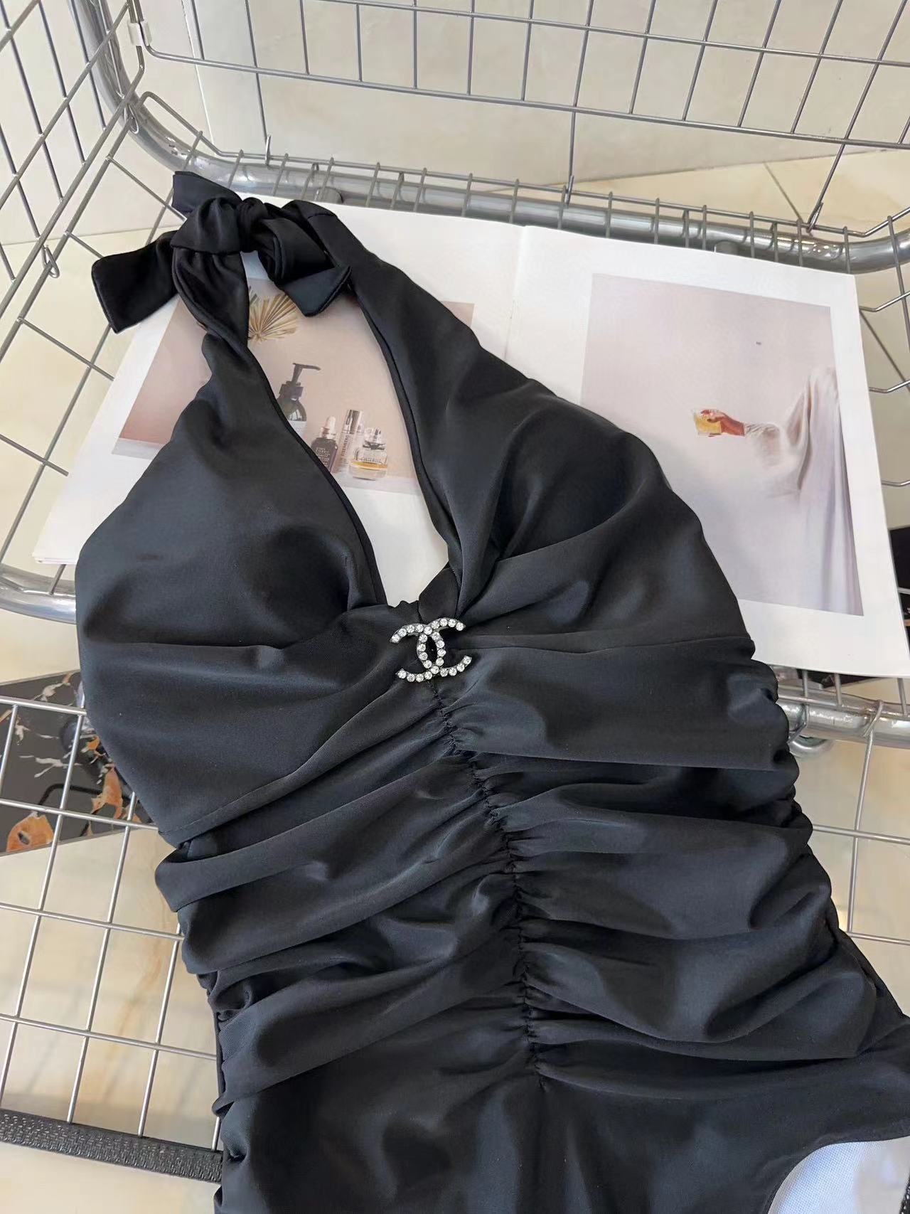 CHANE1 ホルターネックワンピース水着【50％割引+送料無料】