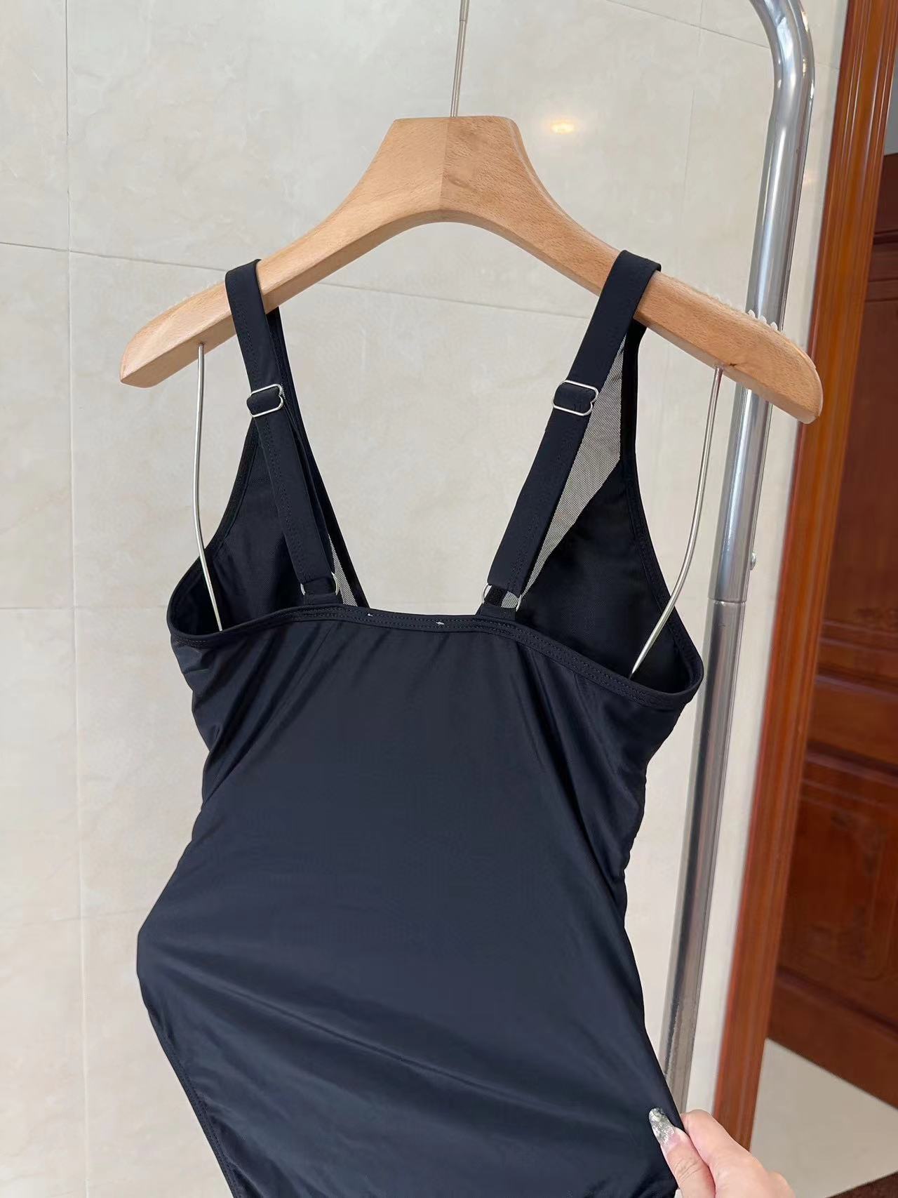 CHANE1 シースルーシンプルワンピース水着【50%割引+送料無料】