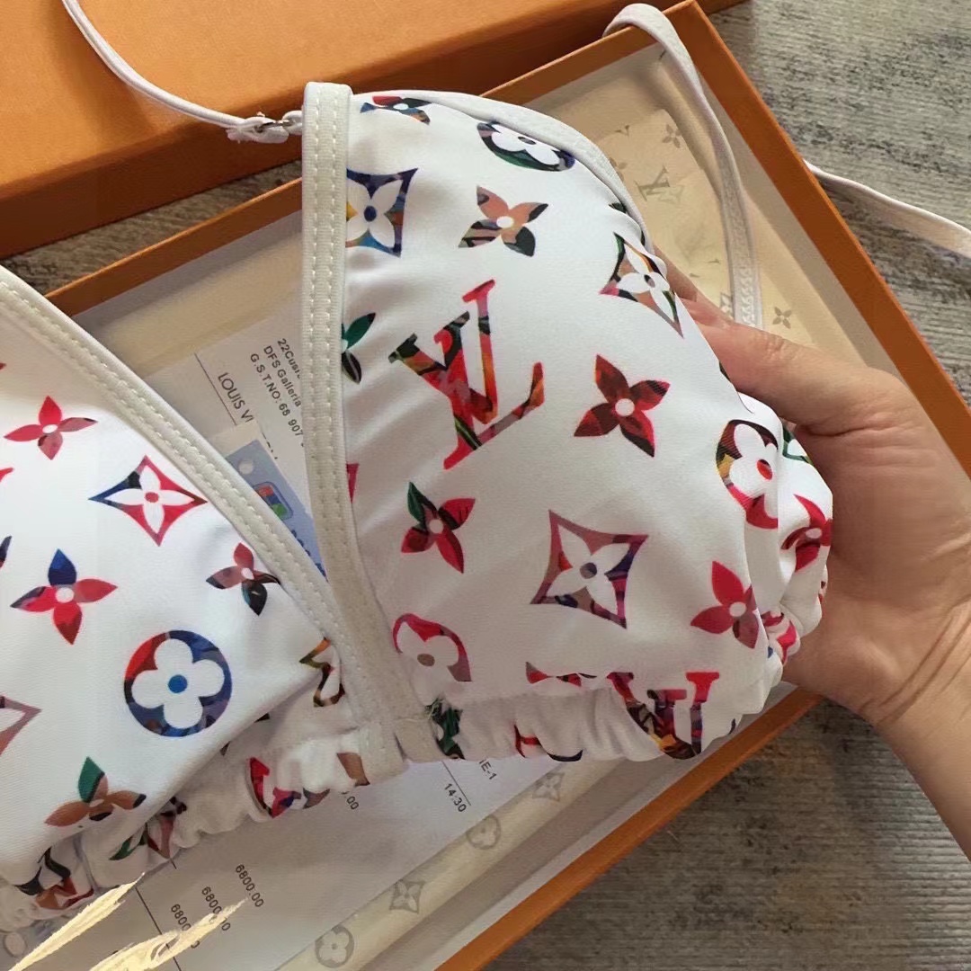 LVフルロゴスプリット水着【50%割引+送料無料】