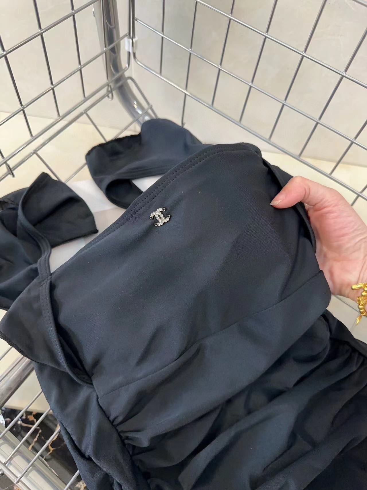 CHANE1 フリルワンピース水着【50%割引+送料無料】