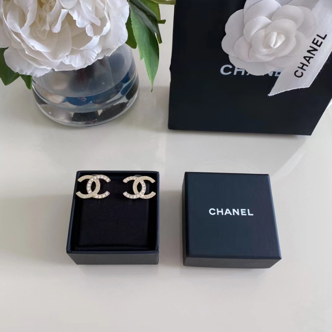 CHANE1 ダブルC ハーフダイヤモンド ピアス【50％割引+送料無料】