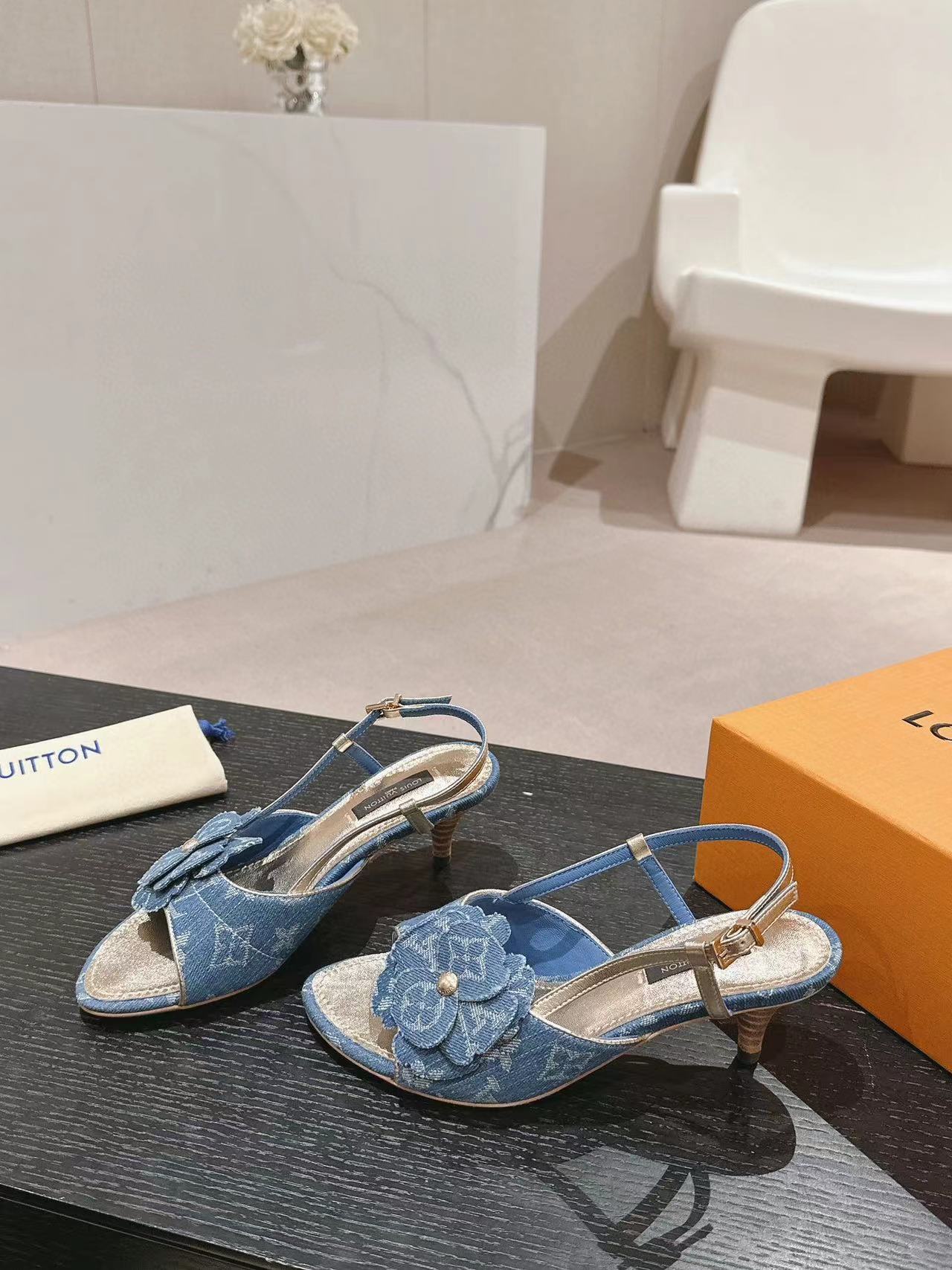 LV 高品質デニム老眼サンダル【50％割引+送料無料】