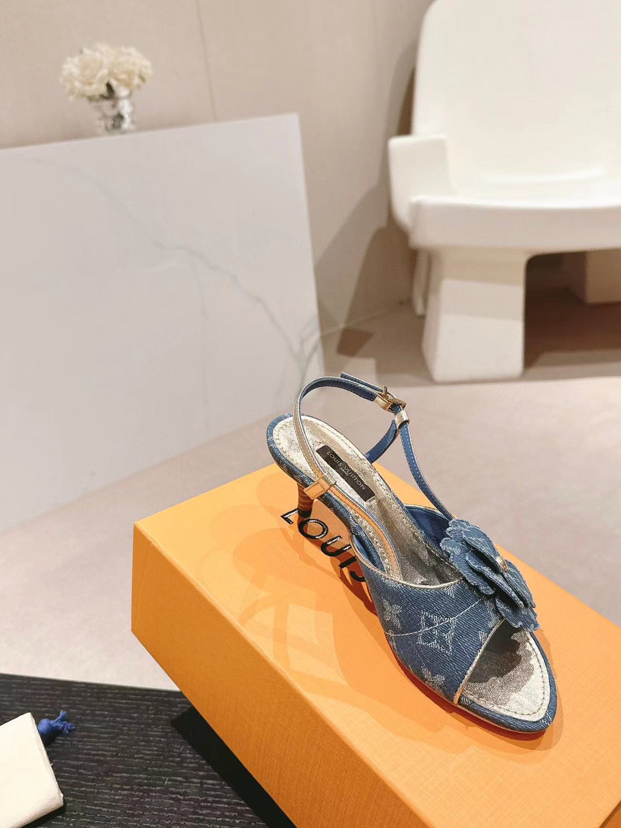 LV 高品質デニム老眼サンダル【50％割引+送料無料】