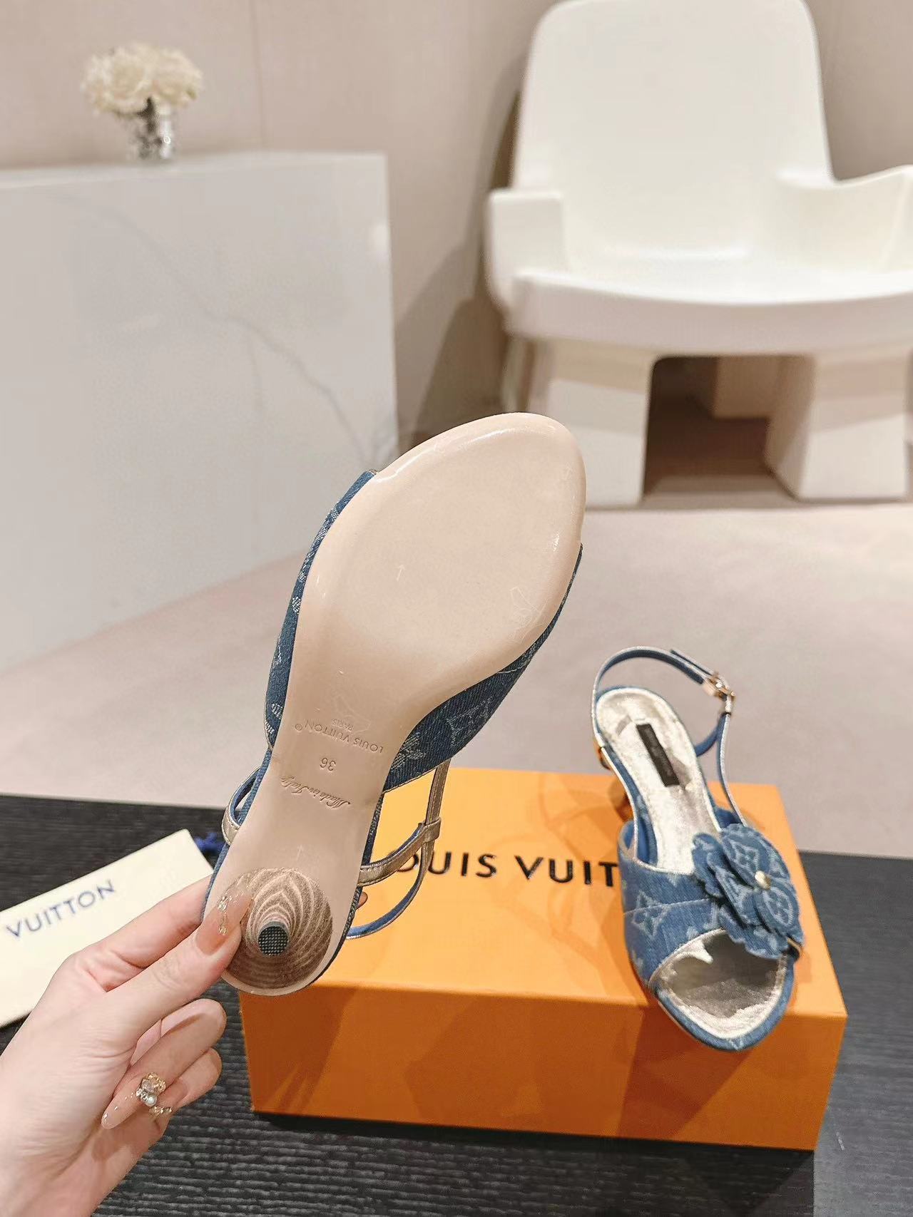 LV 高品質デニム老眼サンダル【50％割引+送料無料】