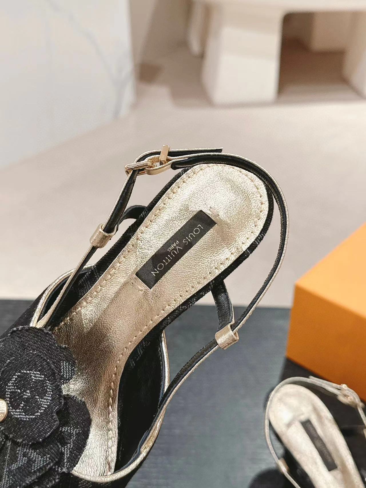 LV 高品質デニム老眼サンダル【50％割引+送料無料】