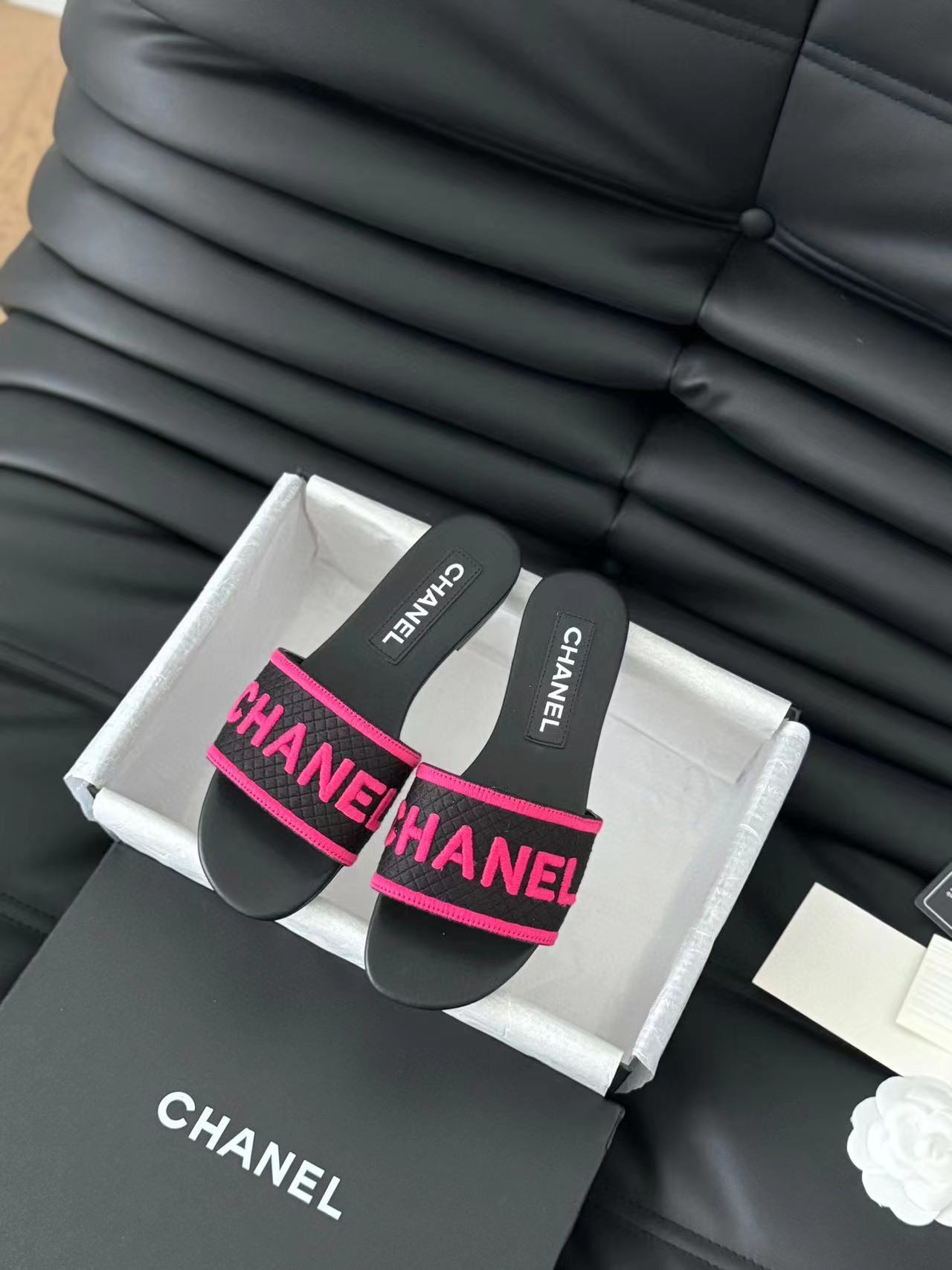CHANE1 高品質刺繍文字スリッパ【50％割引+送料無料】