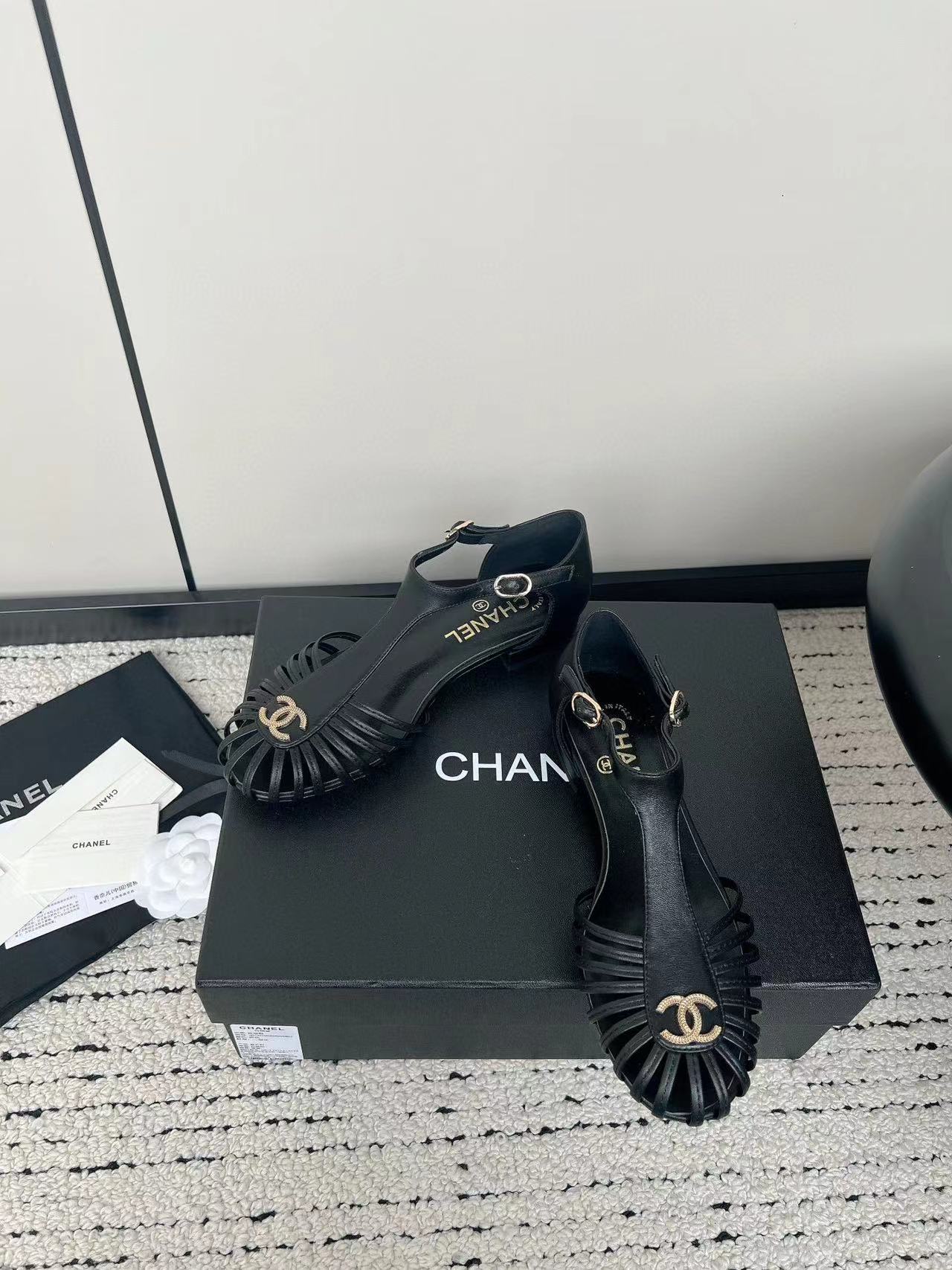 CHANE1 高品質中空サンダル【50％割引+送料無料】