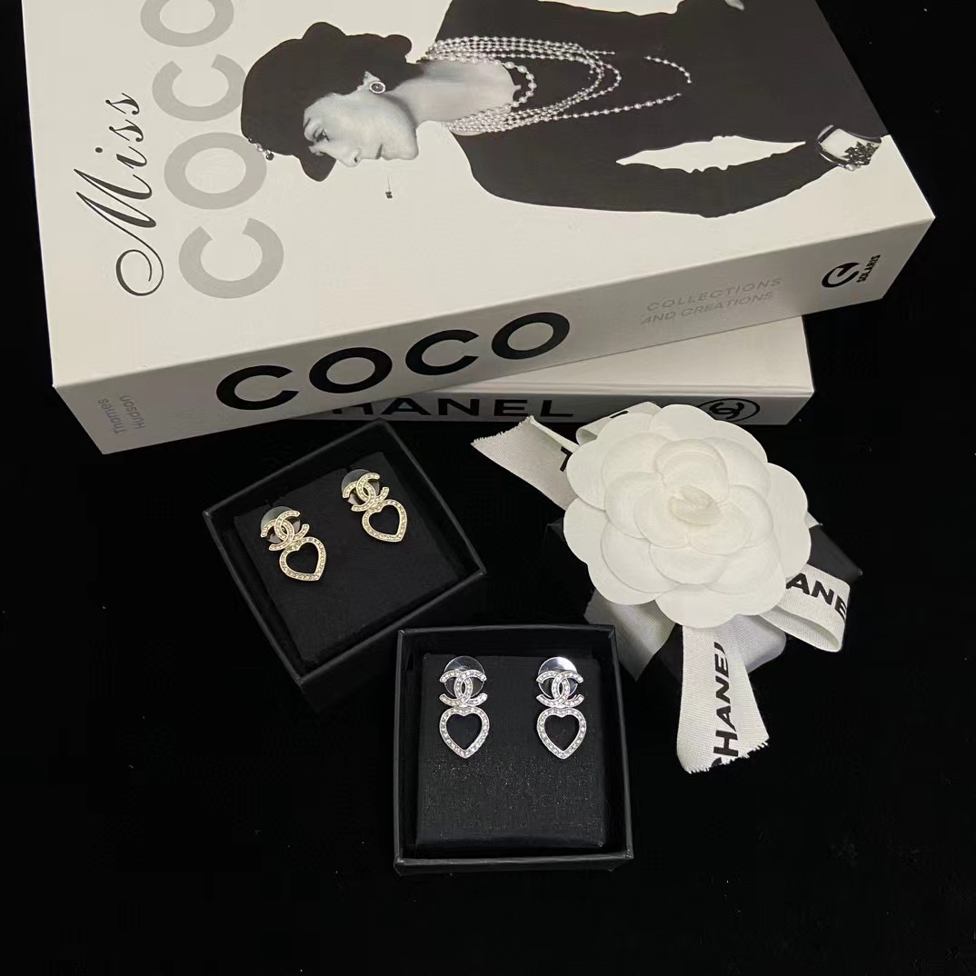 CHANE1 ホローハート ダブルC スタッドピアス【50％割引+送料無料】