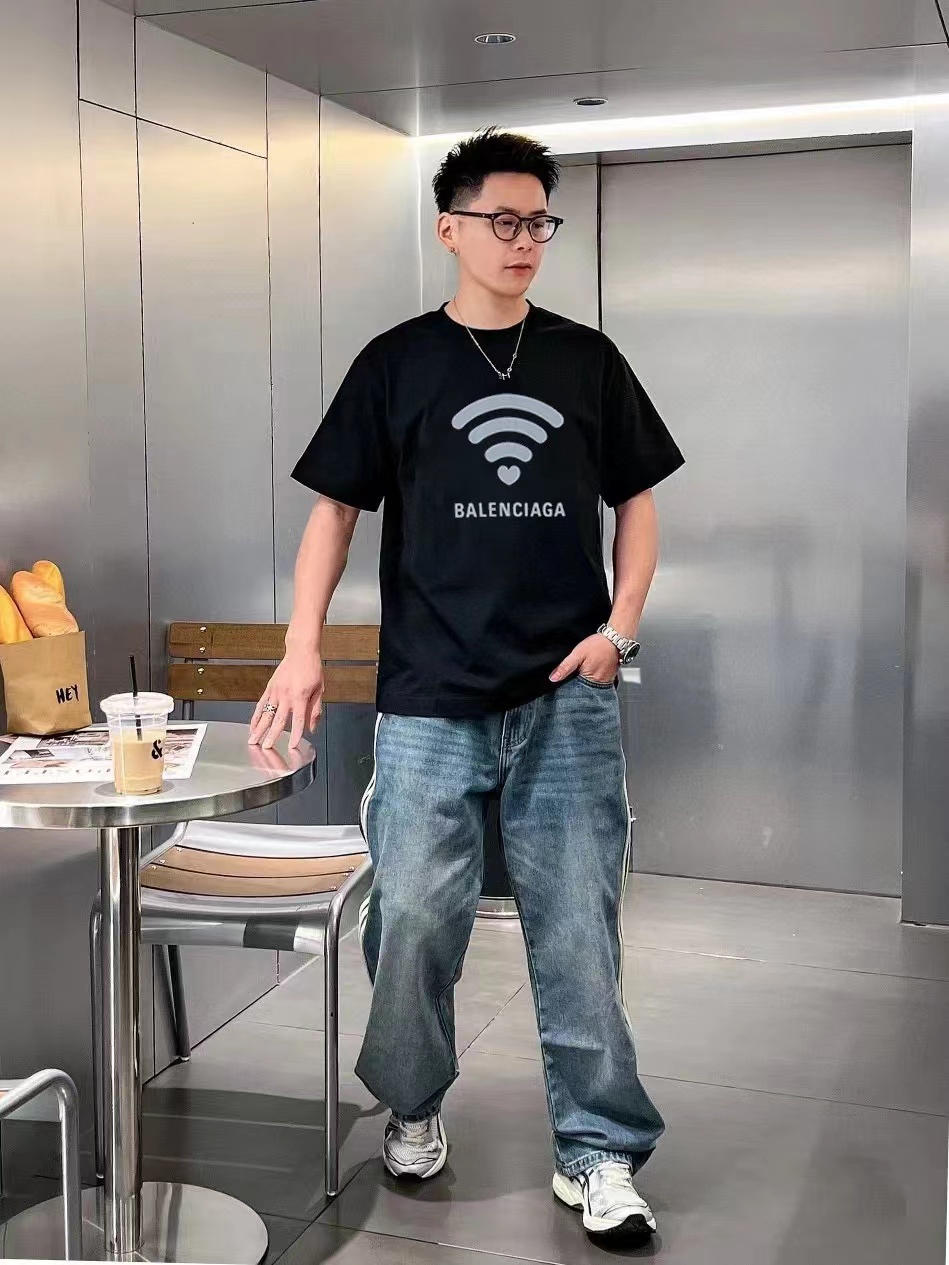 BALENCIAGA ユニセックス Wi-Fi T シャツ【 50％割引+送料無料】