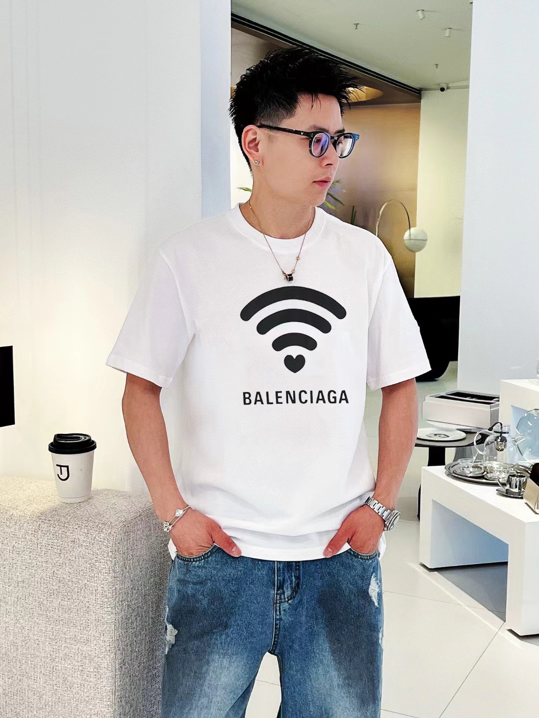 BALENCIAGA ユニセックス Wi-Fi T シャツ【 50％割引+送料無料】