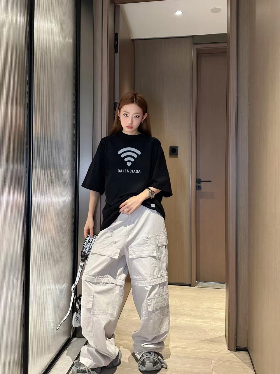 BALENCIAGA ユニセックス Wi-Fi T シャツ【 50％割引+送料無料】