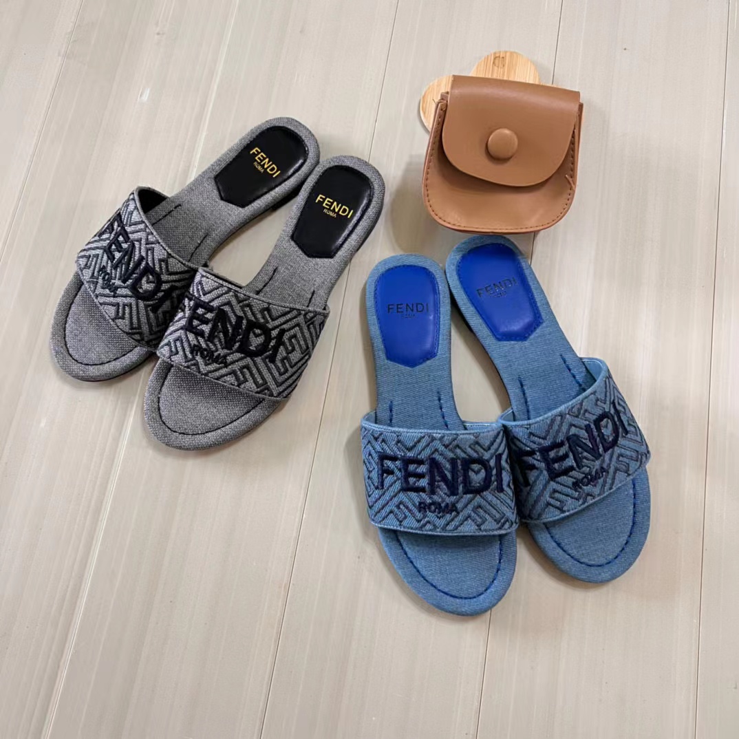 FEND1 刺繍入りレタースリッパ【50%割引+送料無料】