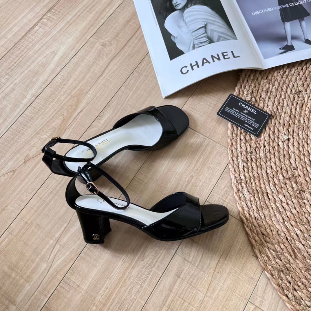 CHANE1 パテントレザー ハイヒール サンダル【50%割引+送料無料】