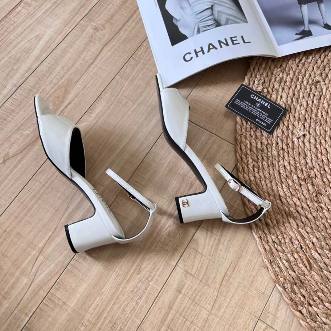 CHANE1 パテントレザー ハイヒール サンダル【50%割引+送料無料】