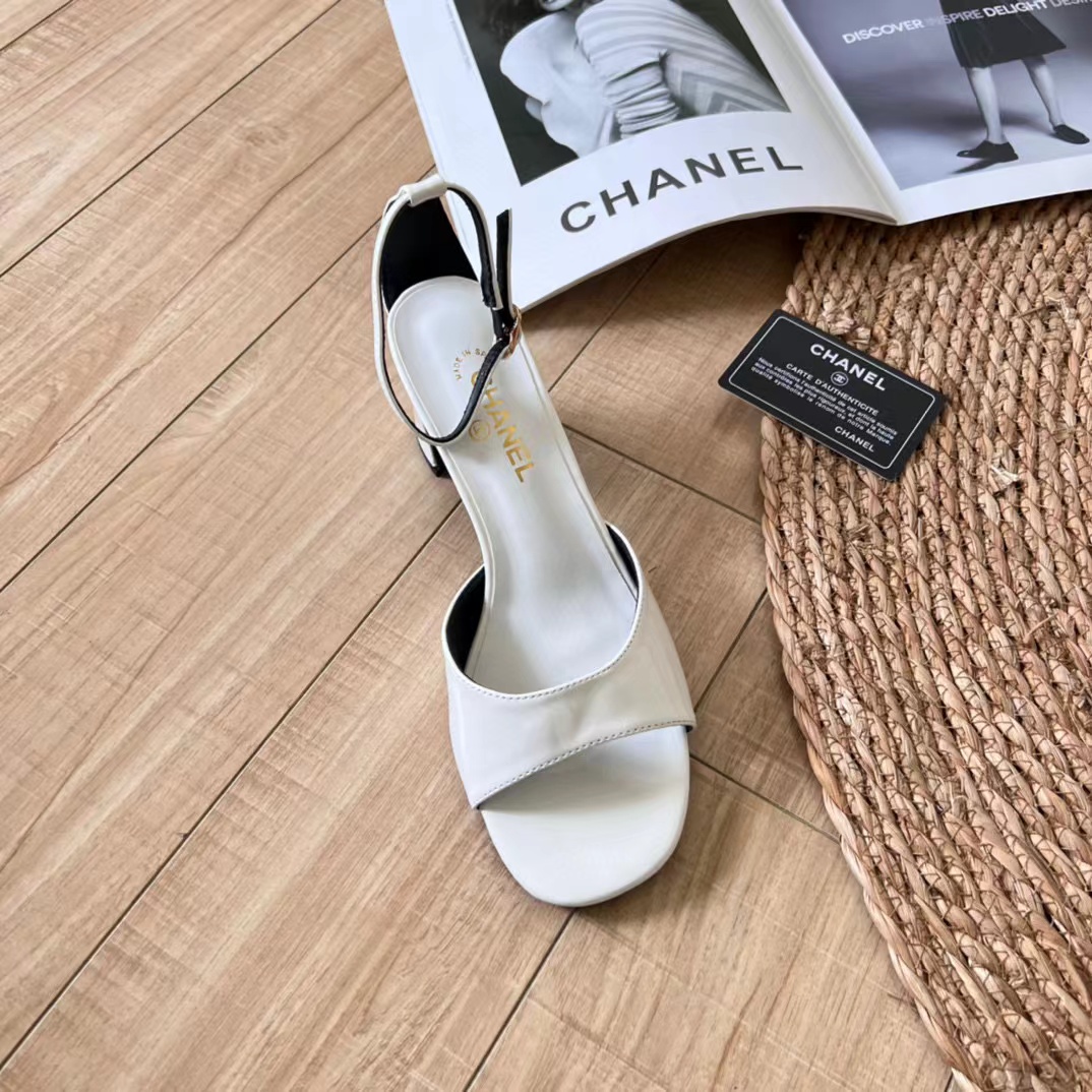 CHANE1 パテントレザー ハイヒール サンダル【50%割引+送料無料】