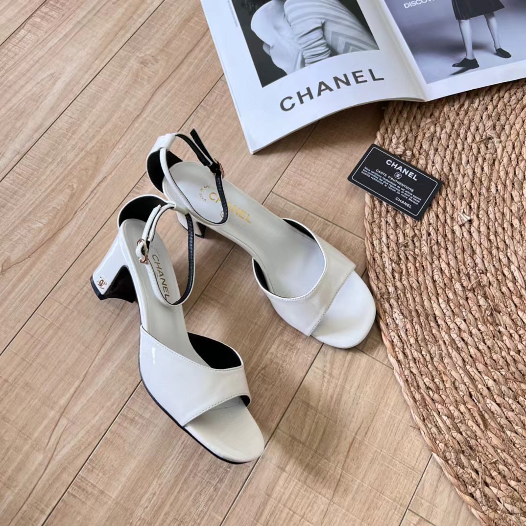 CHANE1 パテントレザー ハイヒール サンダル【50%割引+送料無料】