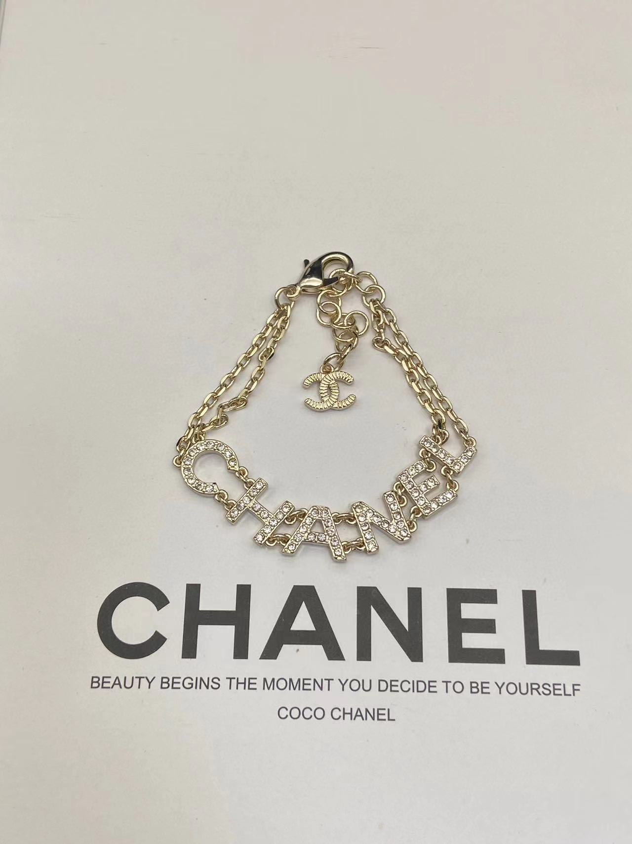 CHANE1 ダイヤモンドレタースタッドピアス+ブレスレット+ネックレスの3点セット【50%割引+送料無料】