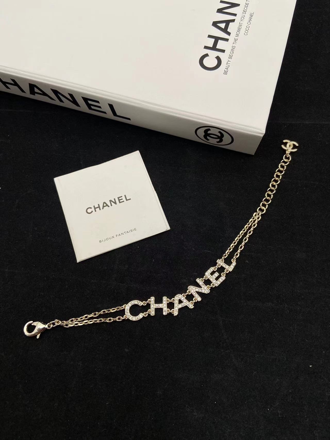 CHANE1 ダイヤモンドレタースタッドピアス+ブレスレット+ネックレスの3点セット【50%割引+送料無料】