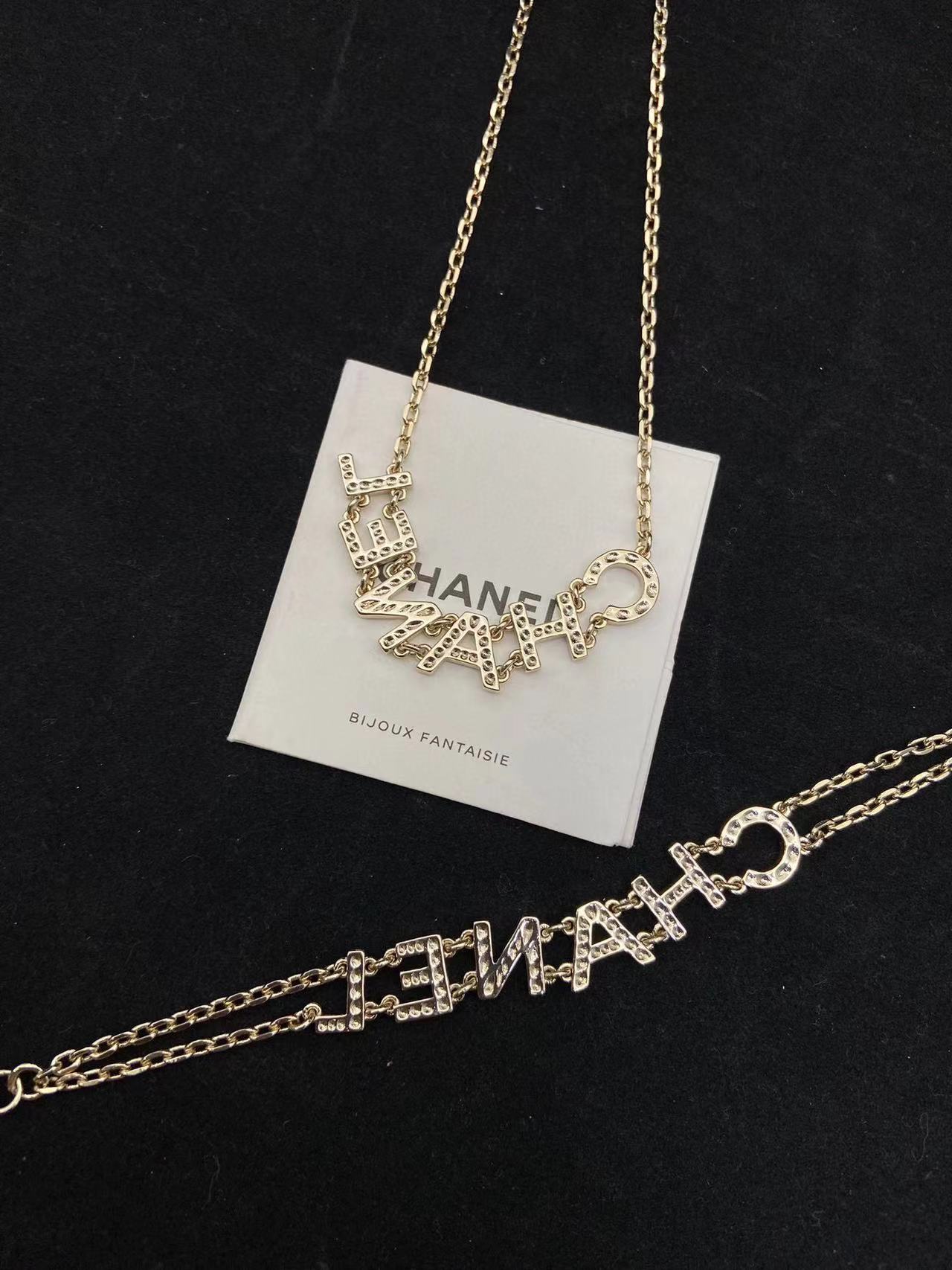 CHANE1 ダイヤモンドレタースタッドピアス+ブレスレット+ネックレスの3点セット【50%割引+送料無料】