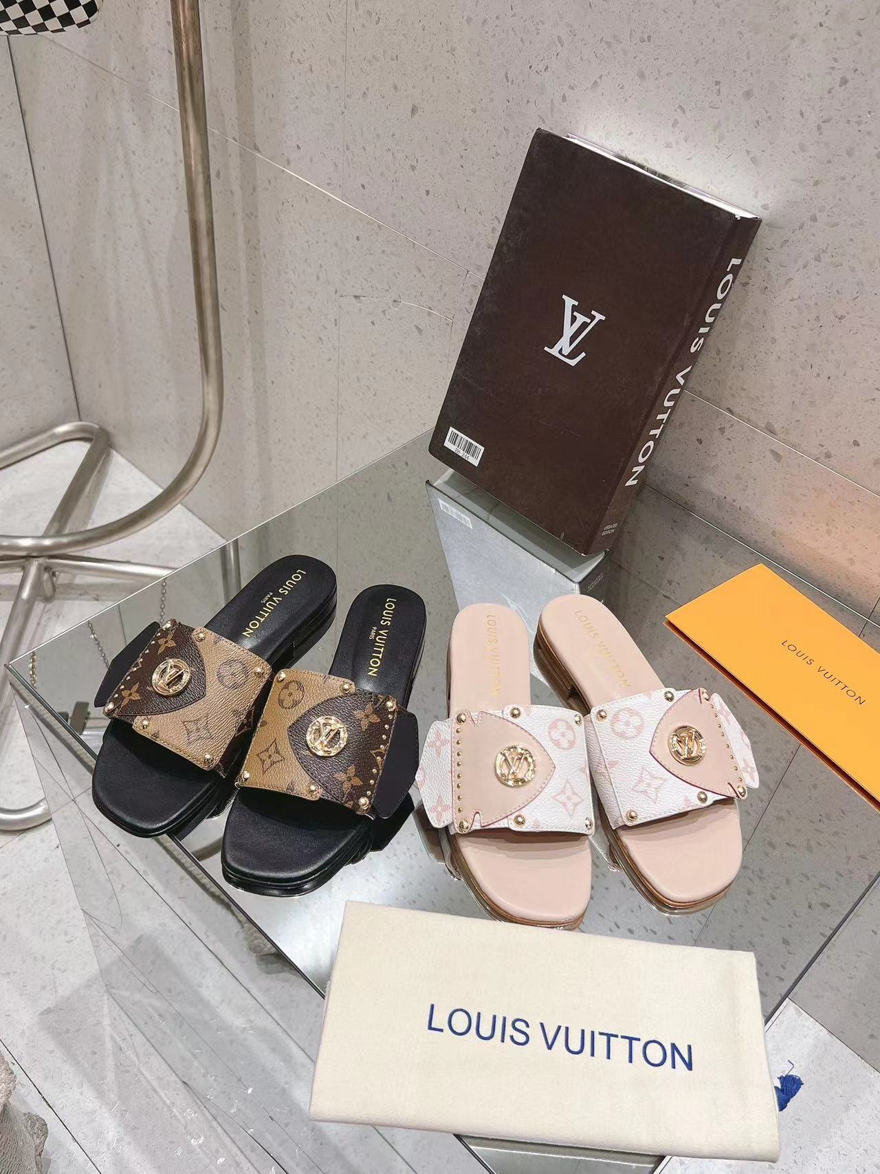 LV高品質プリントスリッパ【50%割引+送料無料】