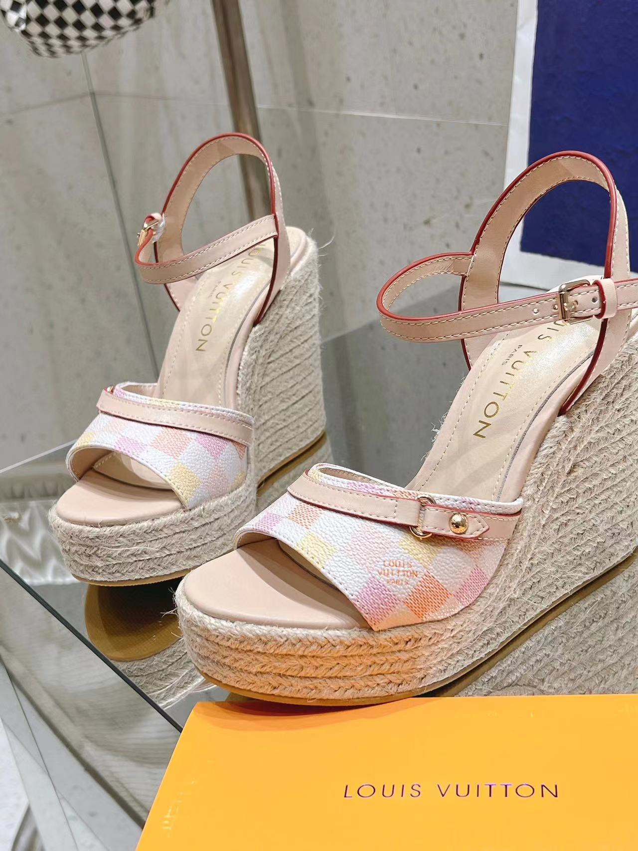 LV高品質ウェッジストローサンダル【50%割引+送料無料】