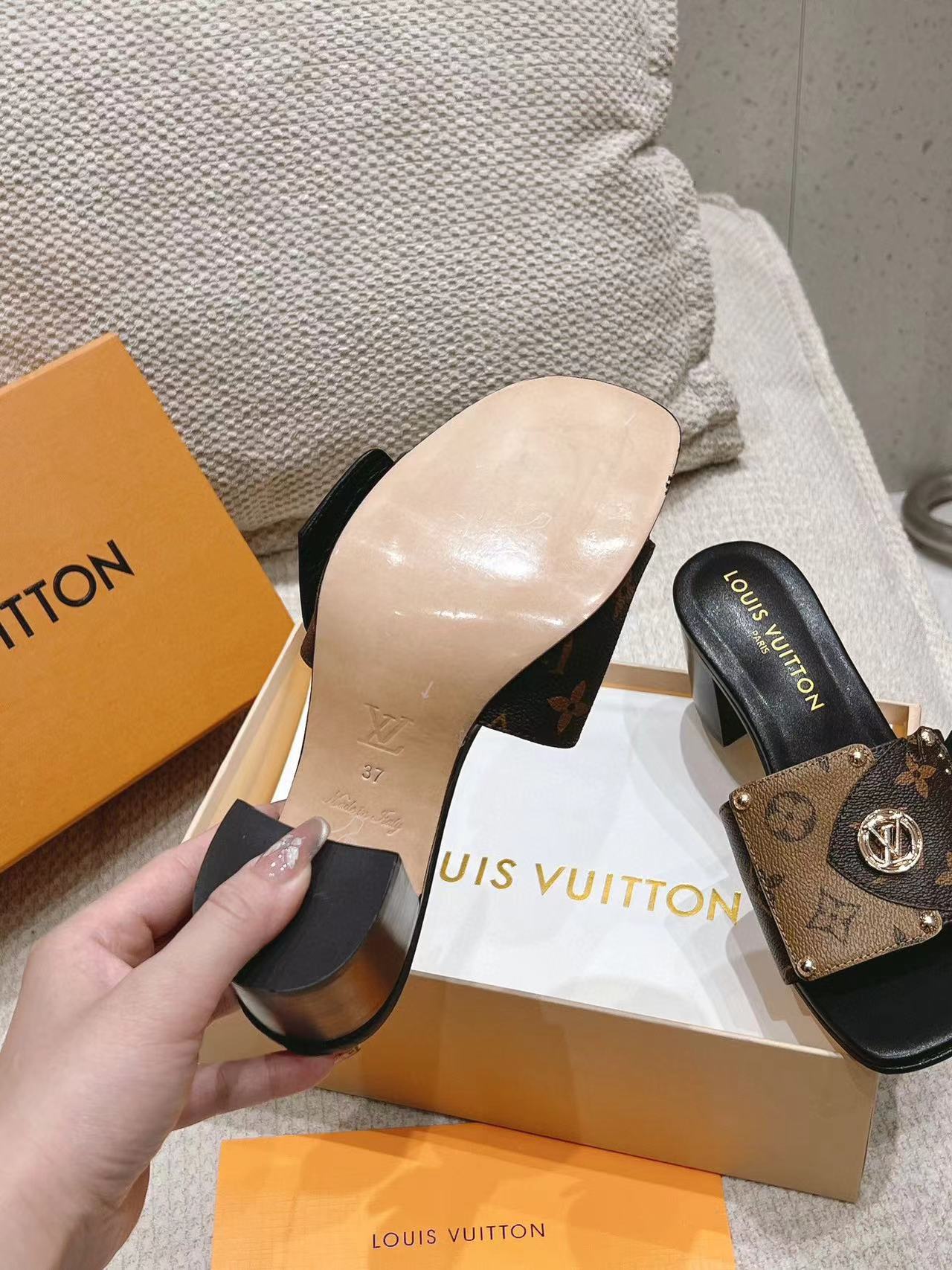 LV高品質四つ葉のクローバーハイヒールスリッパ【50%割引+送料無料】