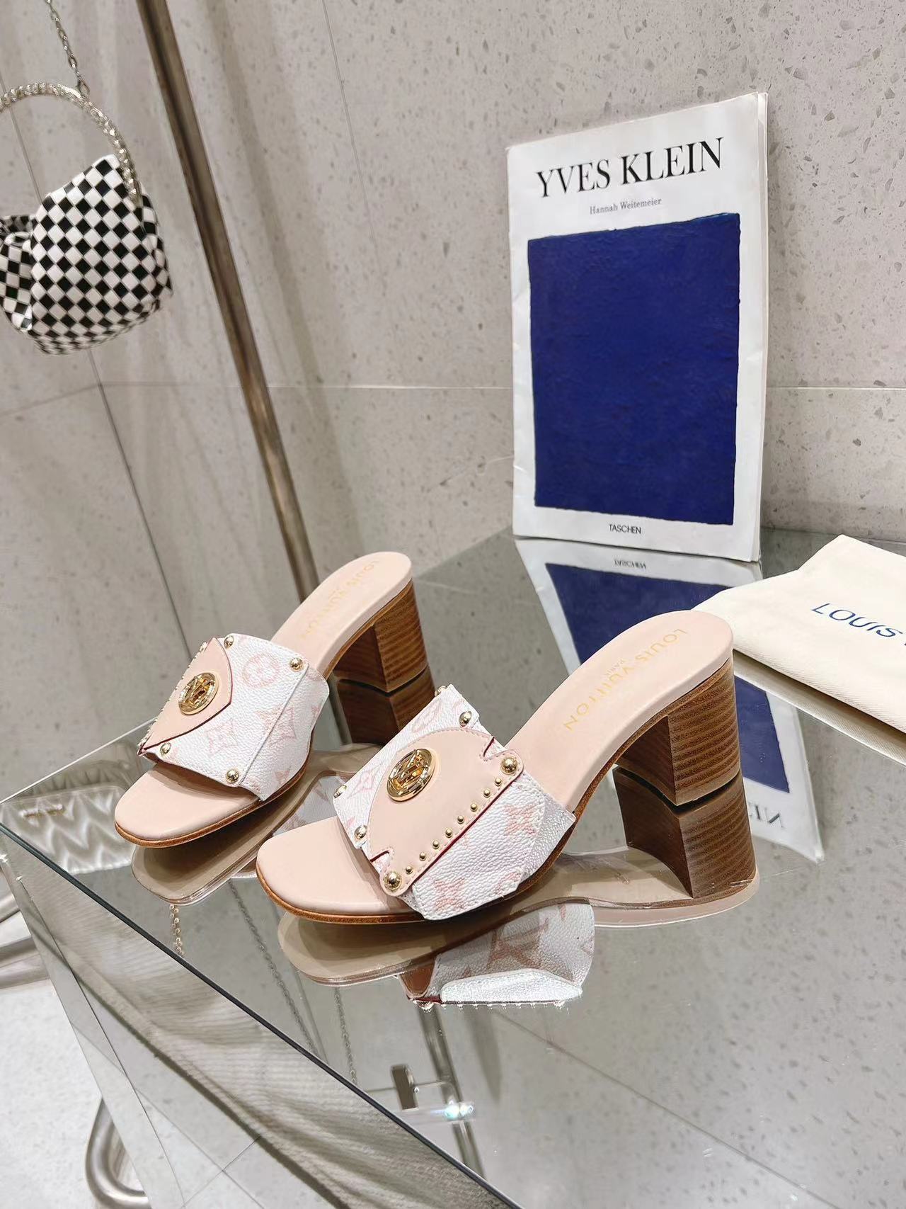 LV高品質四つ葉のクローバーハイヒールスリッパ【50%割引+送料無料】