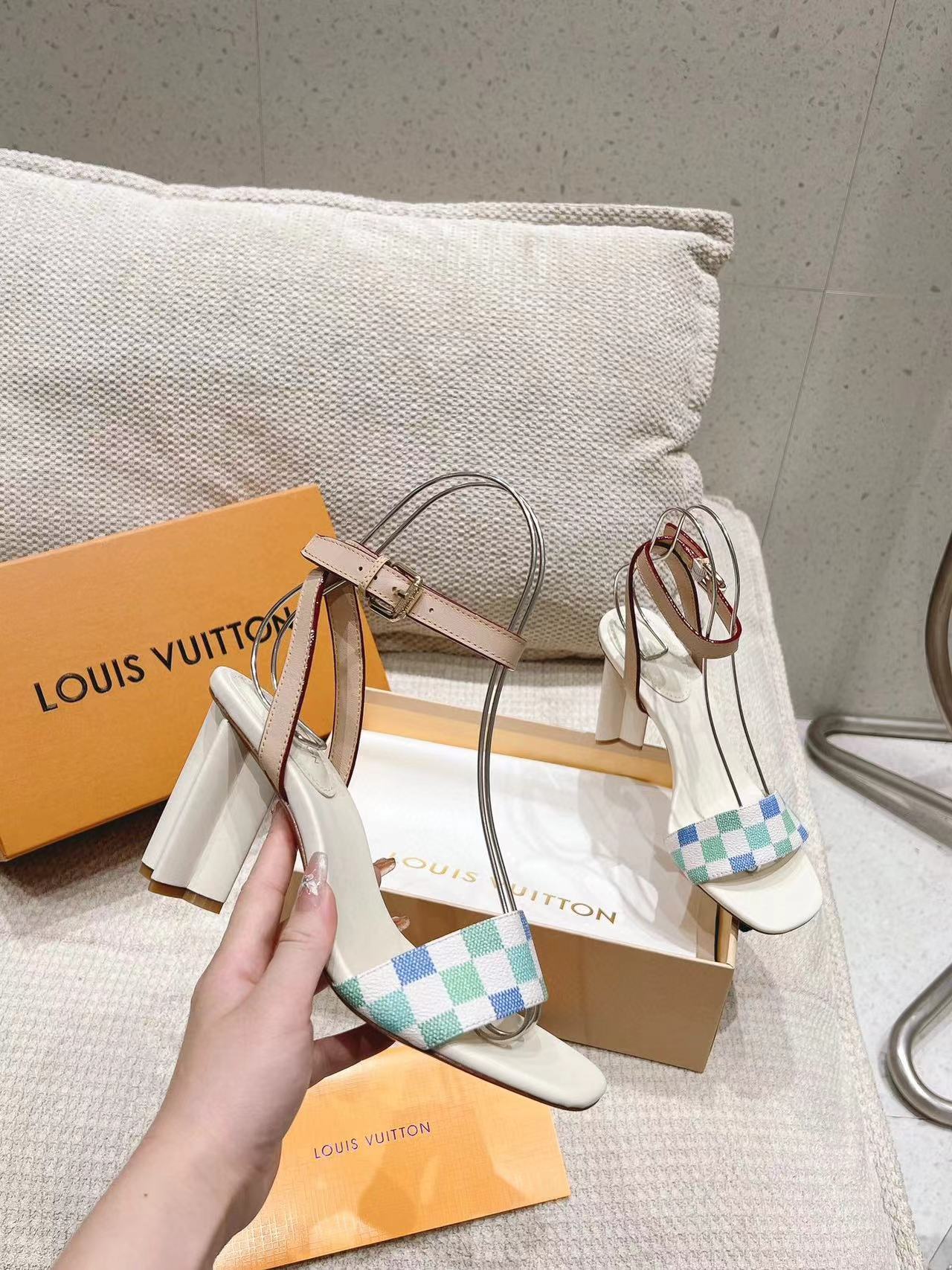 LV高品質レザーサンダル【50％割引+送料無料】