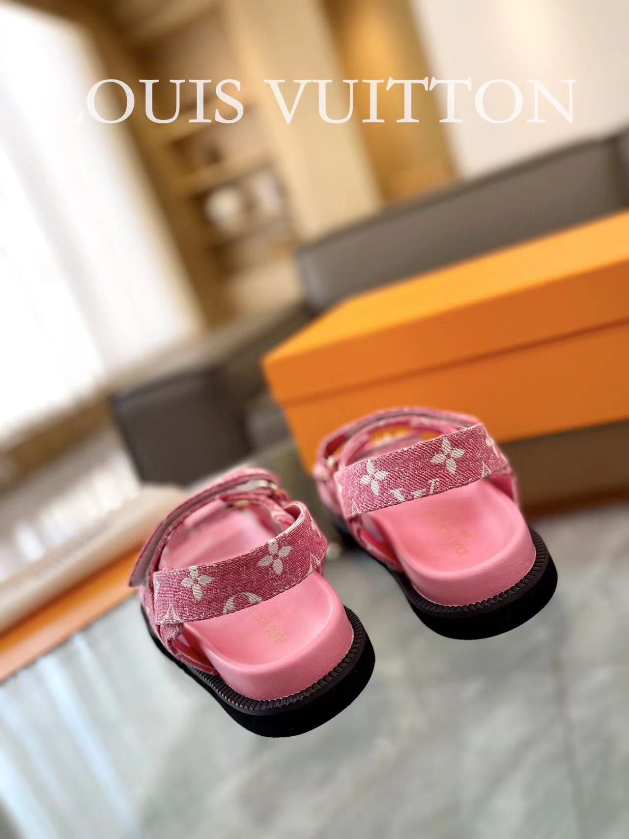 LV ハイクオリティフラットサンダル【50%割引+送料無料】