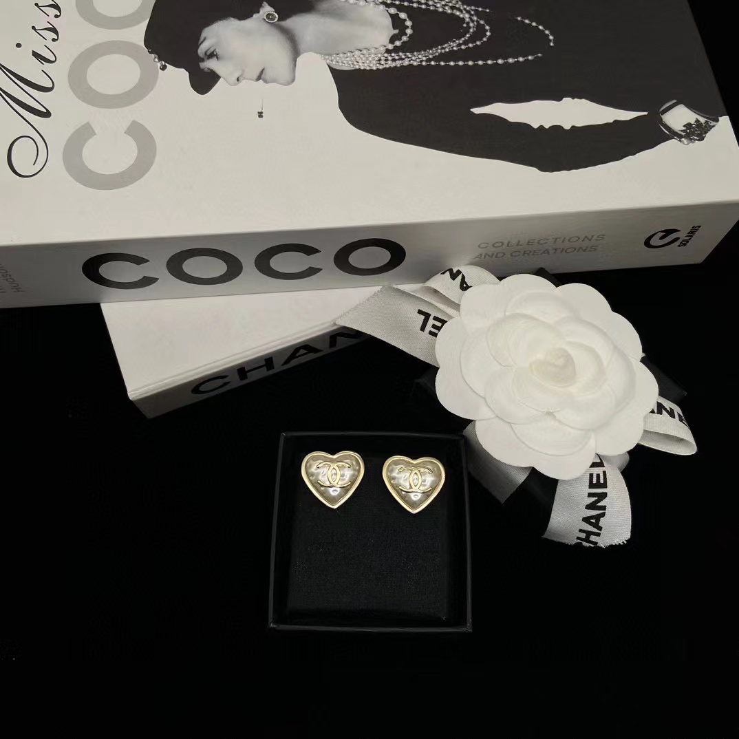 CHANE1 ダブルC ピーチハート ピアス【50％割引+送料無料】