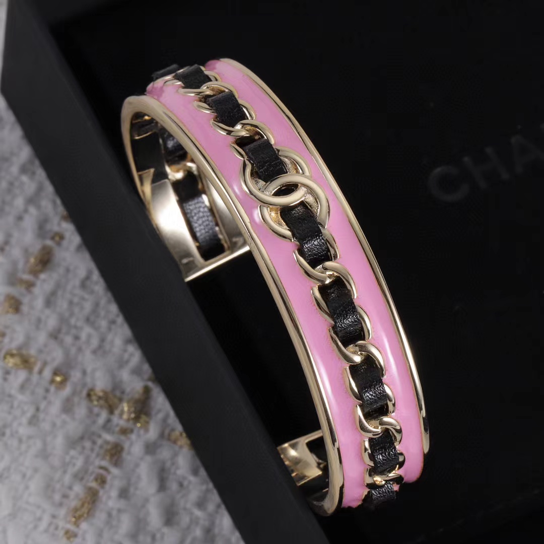 CHANE1 ダブルC レザー ブレスレット【50％割引+送料無料】