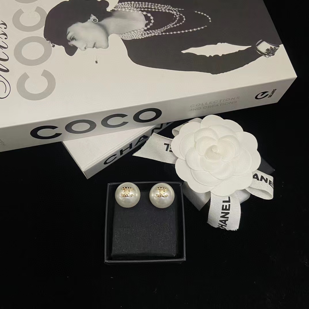 CHANE1 ダブル C パール スタッド ピアス【50％割引+送料無料】